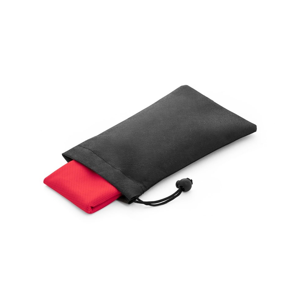 BERNAL Sporthandtuch aus recyceltem Polyester (100% rPET) dient zur Erfrischung mit Vliesstoffbeutel rot