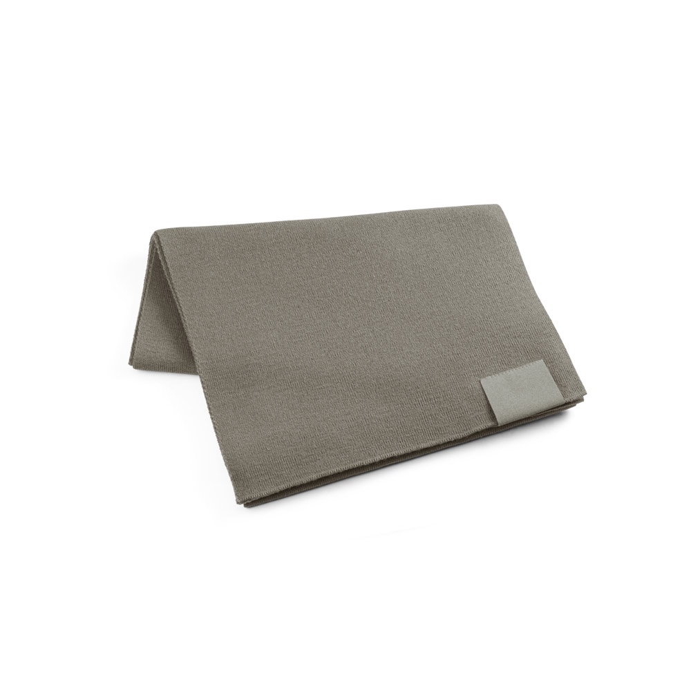 SERENITY Schal aus recyceltem Polyester (100 % rPET) mit Aufnäher zur individuellen Veredelung Hellgrau