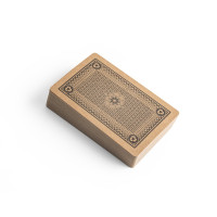 FISCHER Jeu de 54 cartes classiques en papier kraft, fabriquée à partir de matériaux certifiés FSC™ et d'autres matériaux contrôlés